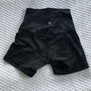 Lululemon Align shorts Camo print Size 2